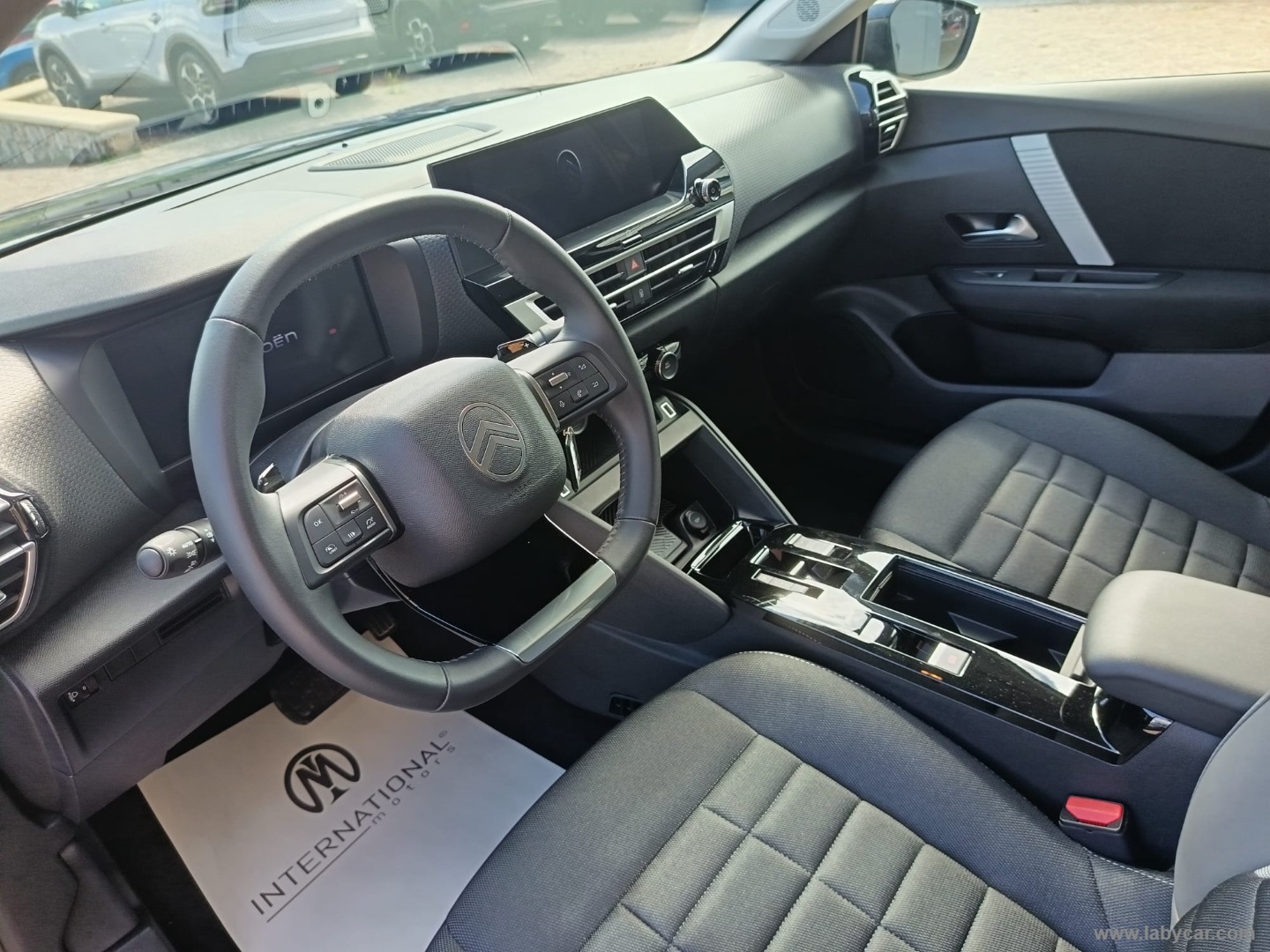 Citroën C4 Hybrid 145 e-DCS6 Plus - Immagine 12