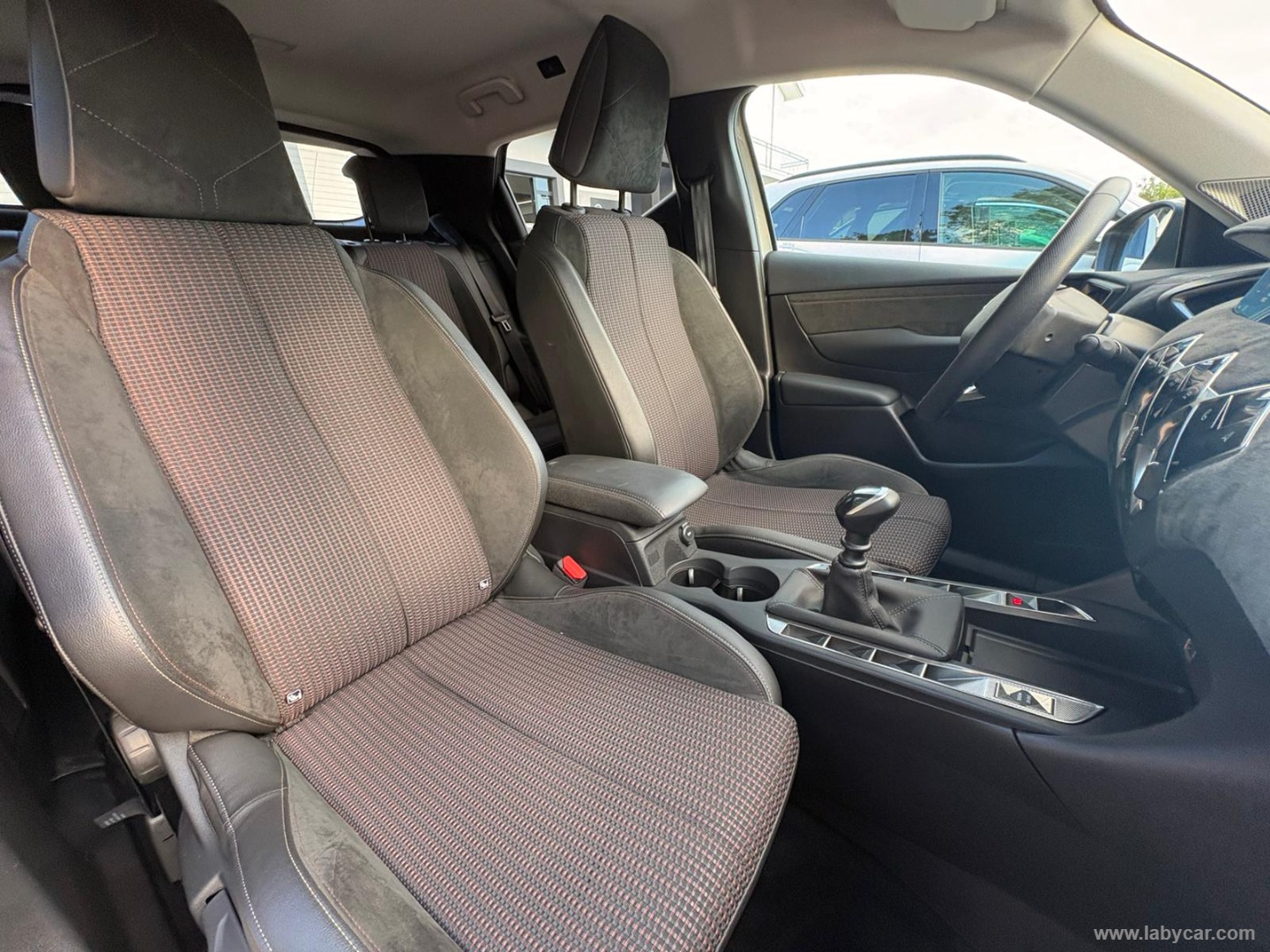 DS AUTOMOBILES DS 3 Crossback DS 3 PureTech 100 Performance Line - Immagine 12