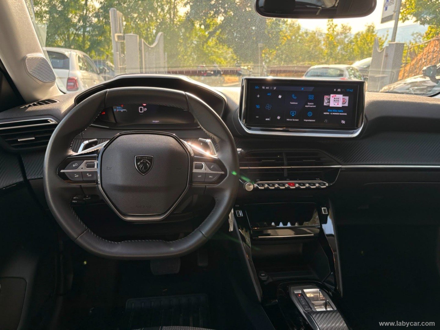 Peugeot 208 Hybrid 110 e-DCS6 Allure - Immagine 12