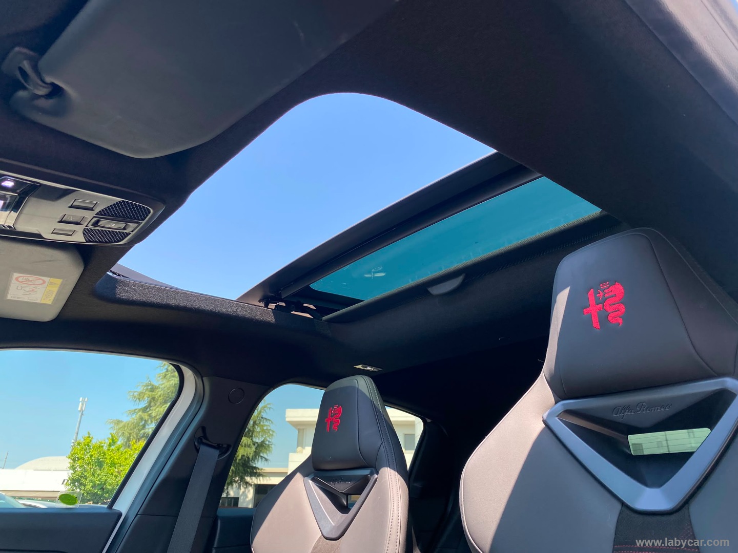 Alfa Romeo Junior 1.2 145 CV Hybrid eDCT6 Speciale - Immagine 12