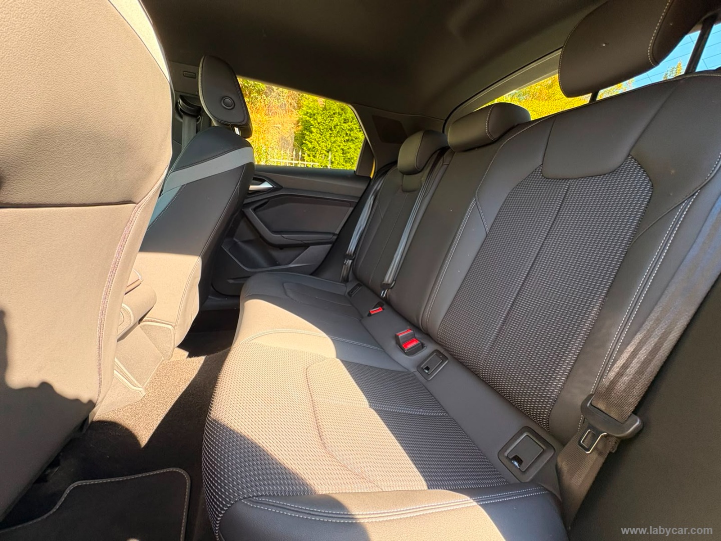 Audi A1 allstreet 30 TFSI S tr. Id. Contrast - Immagine 12