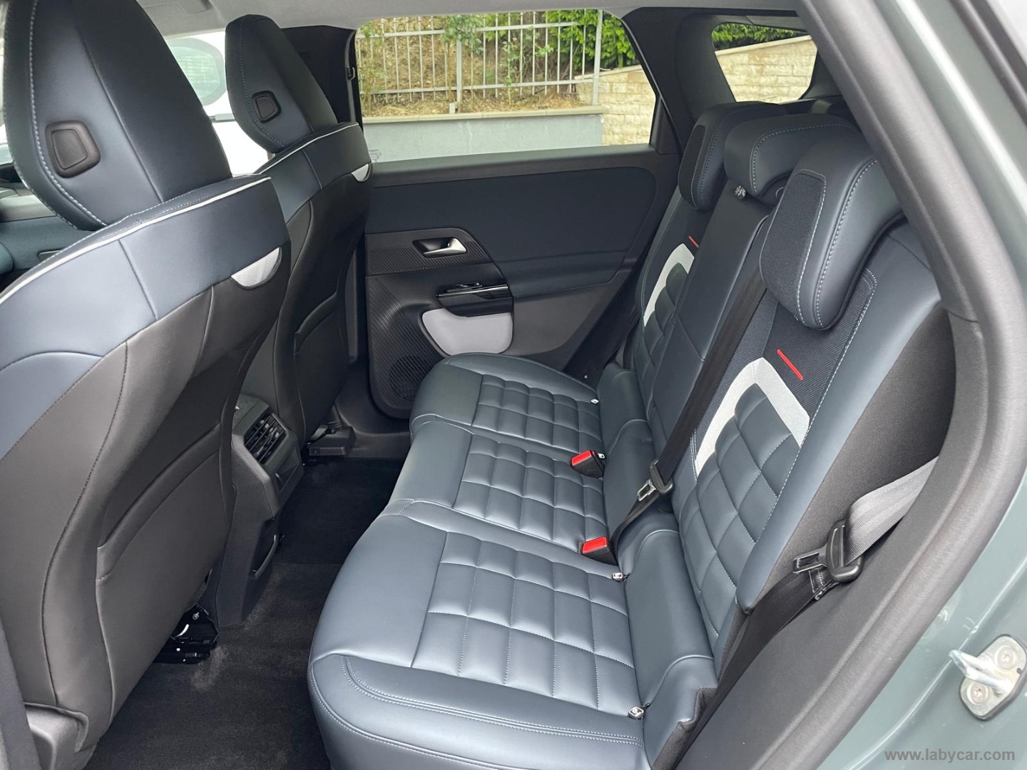 Citroën C5 Aircross Hybrid 145 e-DCS6 Max - Immagine 12