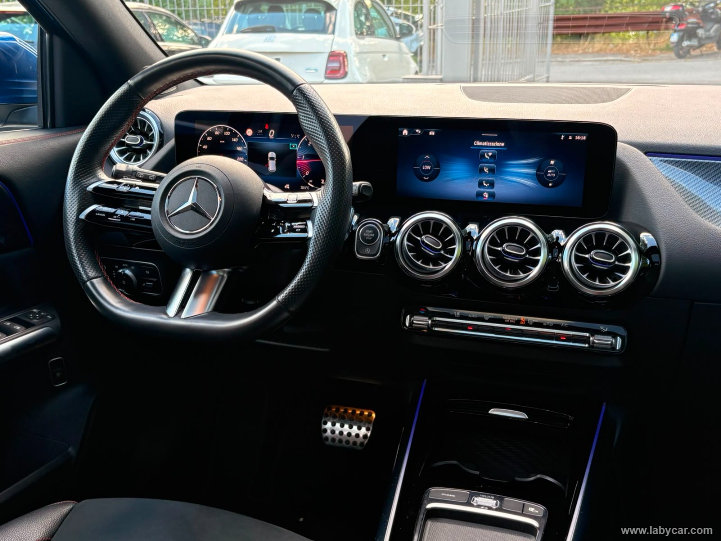 Mercedes-Benz Classe GLA GLA 180 d Automatic AMG Line Adv.Plus - Immagine 12