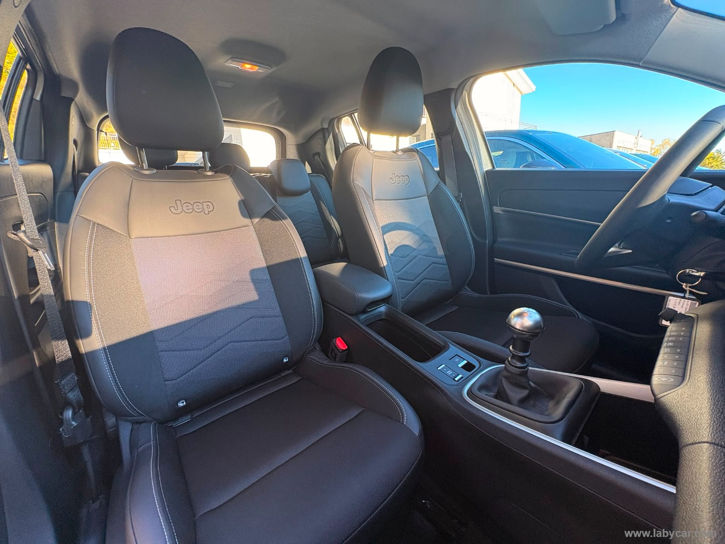 Jeep Avenger 1.2 Turbo Altitude - Immagine 12