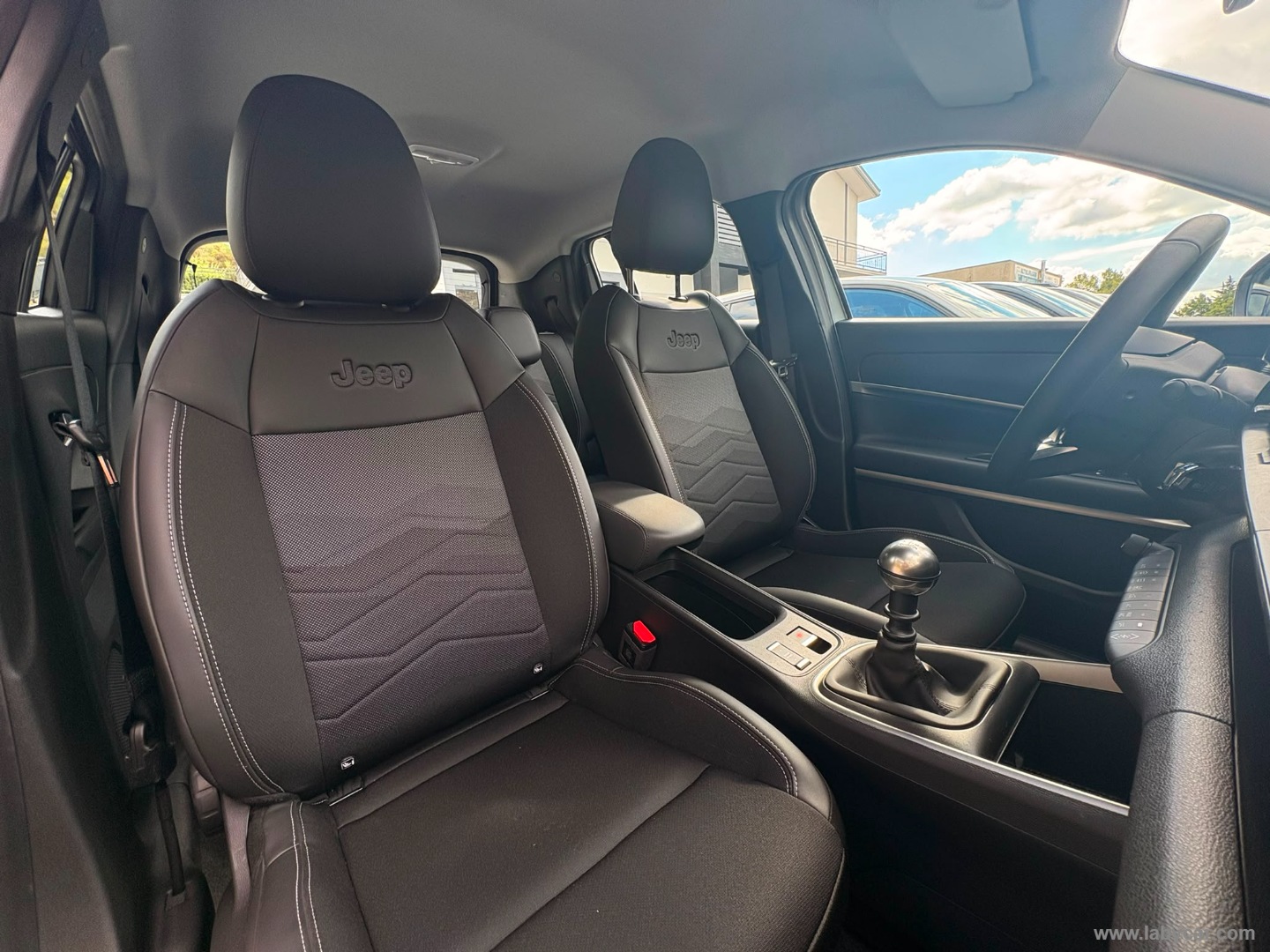 Jeep Avenger 1.2 Turbo Altitude - Immagine 12