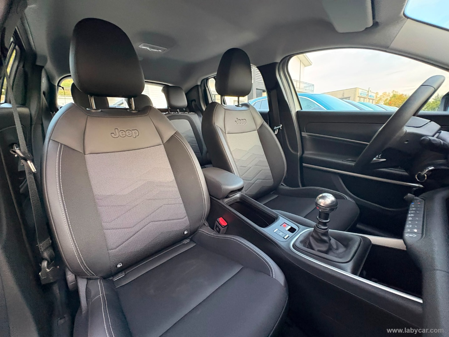 Jeep Avenger 1.2 Turbo Altitude - Immagine 12