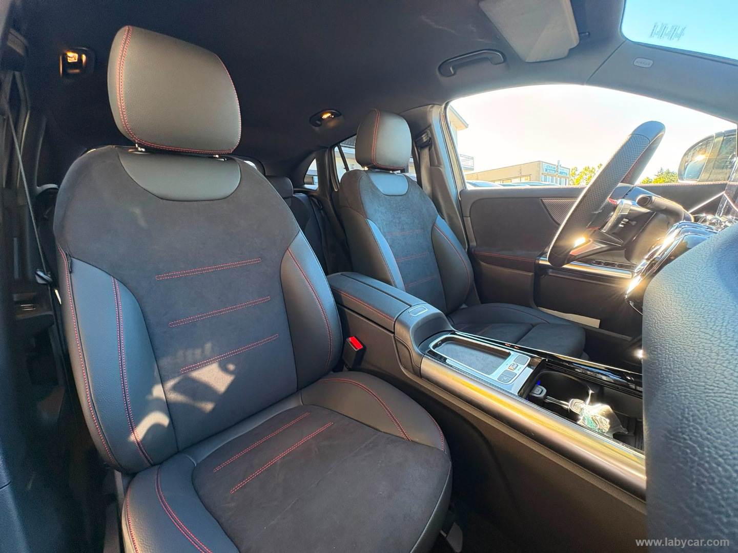 Mercedes-Benz Classe GLA 200 d Automatic AMG Line Extra - Immagine 12