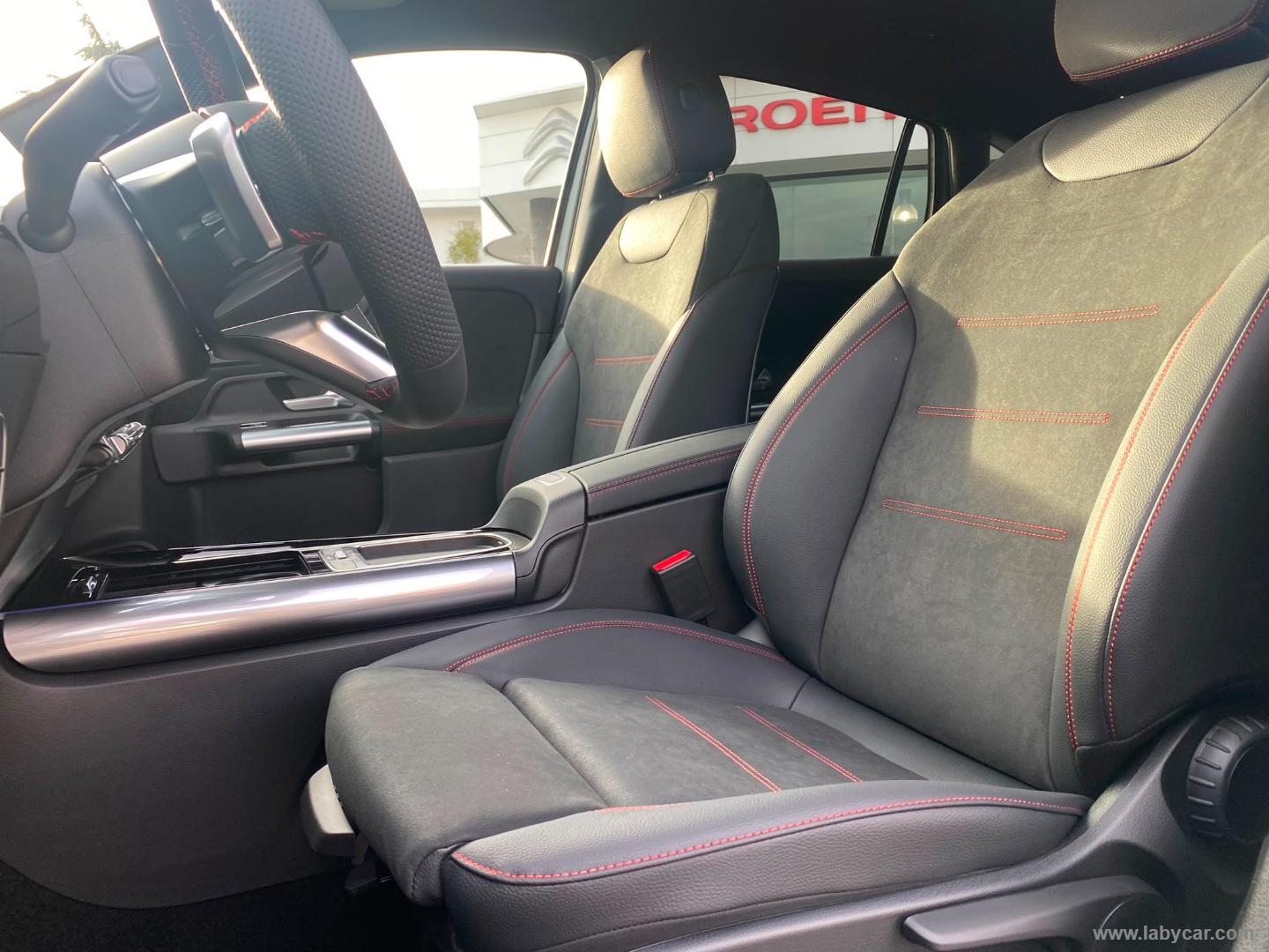 Mercedes-Benz Classe GLA GLA 200 d Automatic AMG Line Extra - Immagine 12