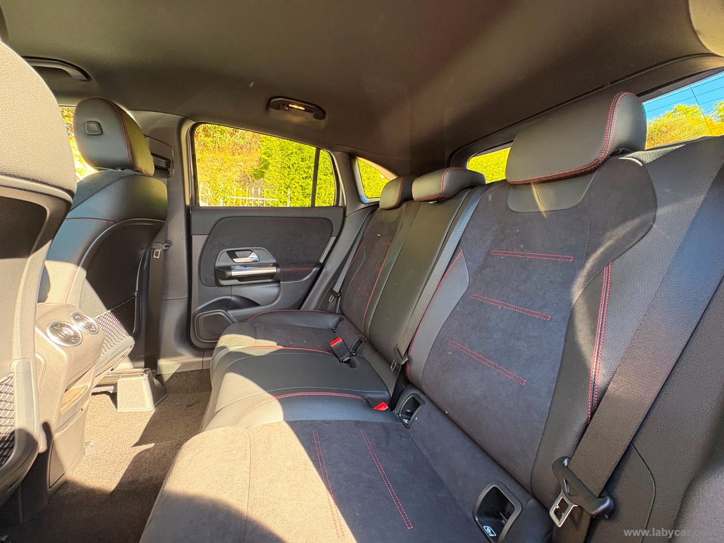 Mercedes-Benz Classe GLA 200 d Automatic AMG Line Extra - Immagine 12