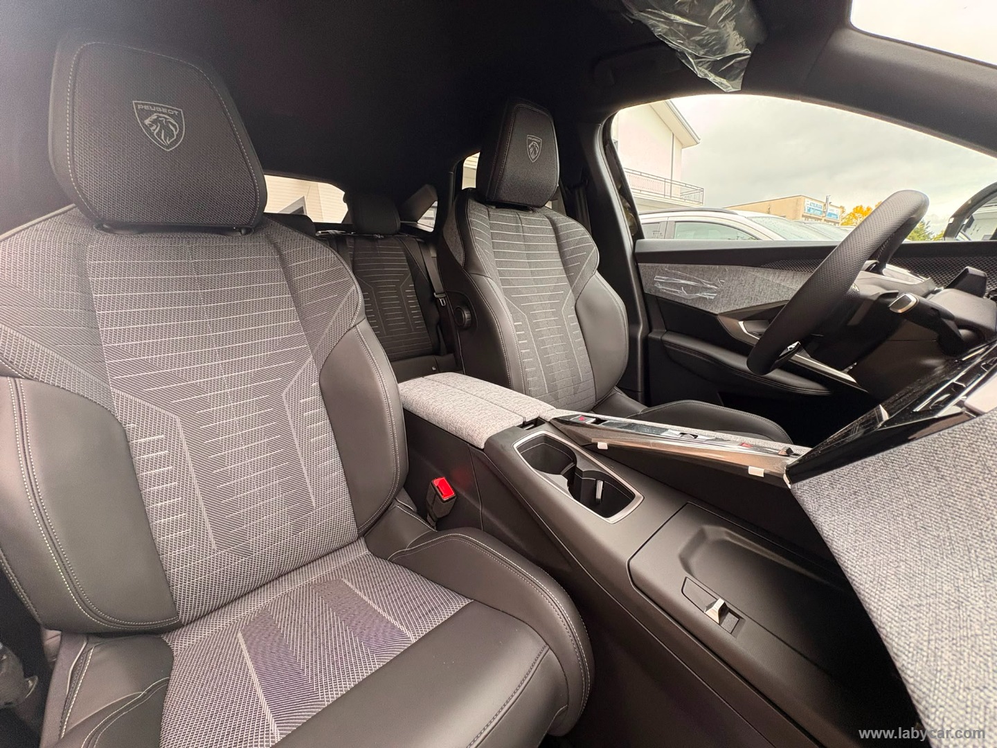 Peugeot 3008 Hybrid 145 e-DCS6 GT - Immagine 12