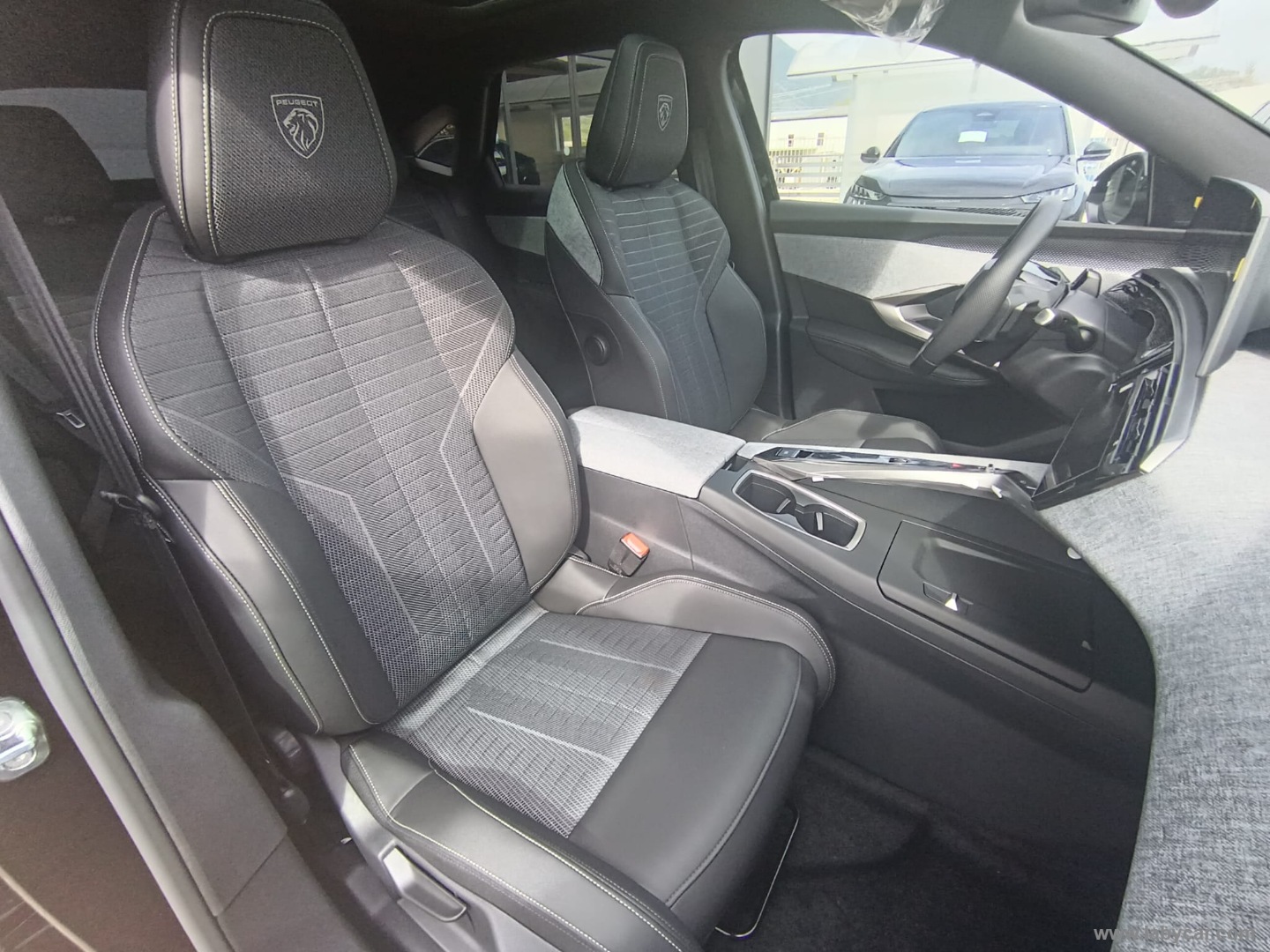 Peugeot 3008 Hybrid 145 e-DCS6 GT - Immagine 12