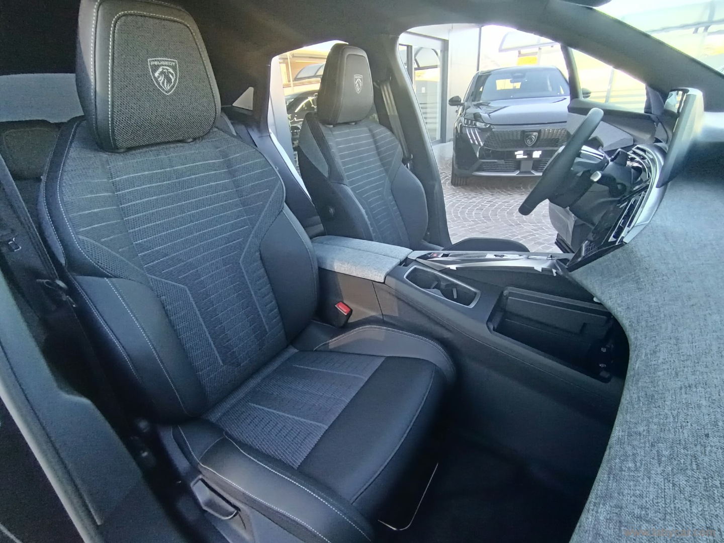 3008 Hybrid 145 e-DCS6 GT - immagine 12