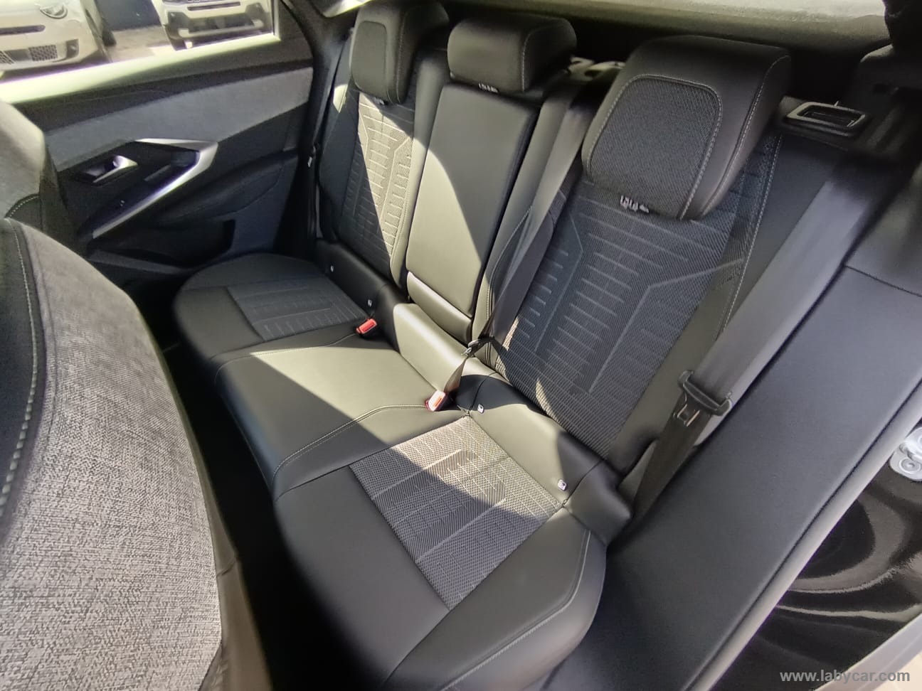 Peugeot 3008 Hybrid 145 e-DCS6 GT - Immagine 12