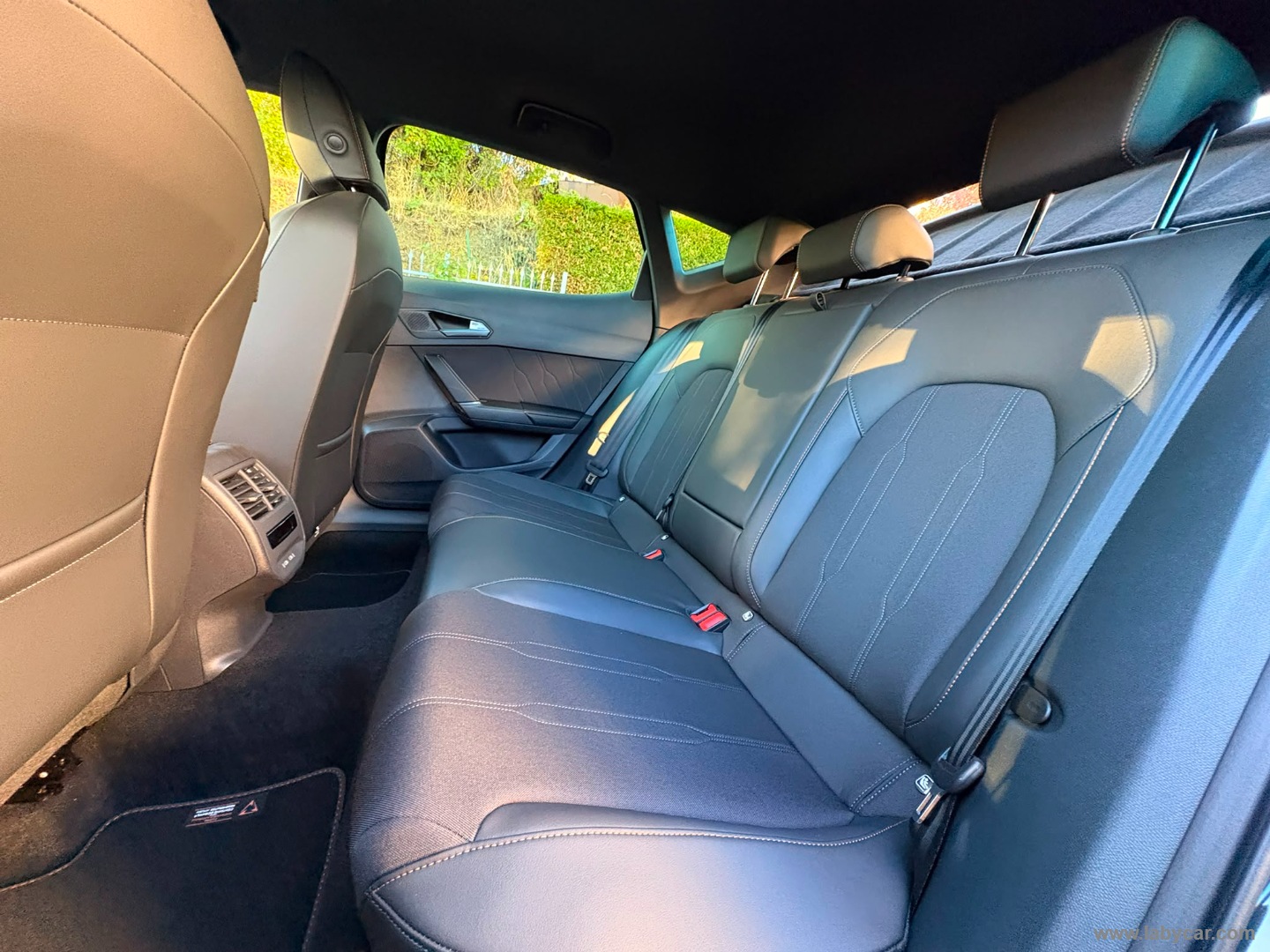 CUPRA Formentor 1.5 e-Hybrid DSG - Immagine 12