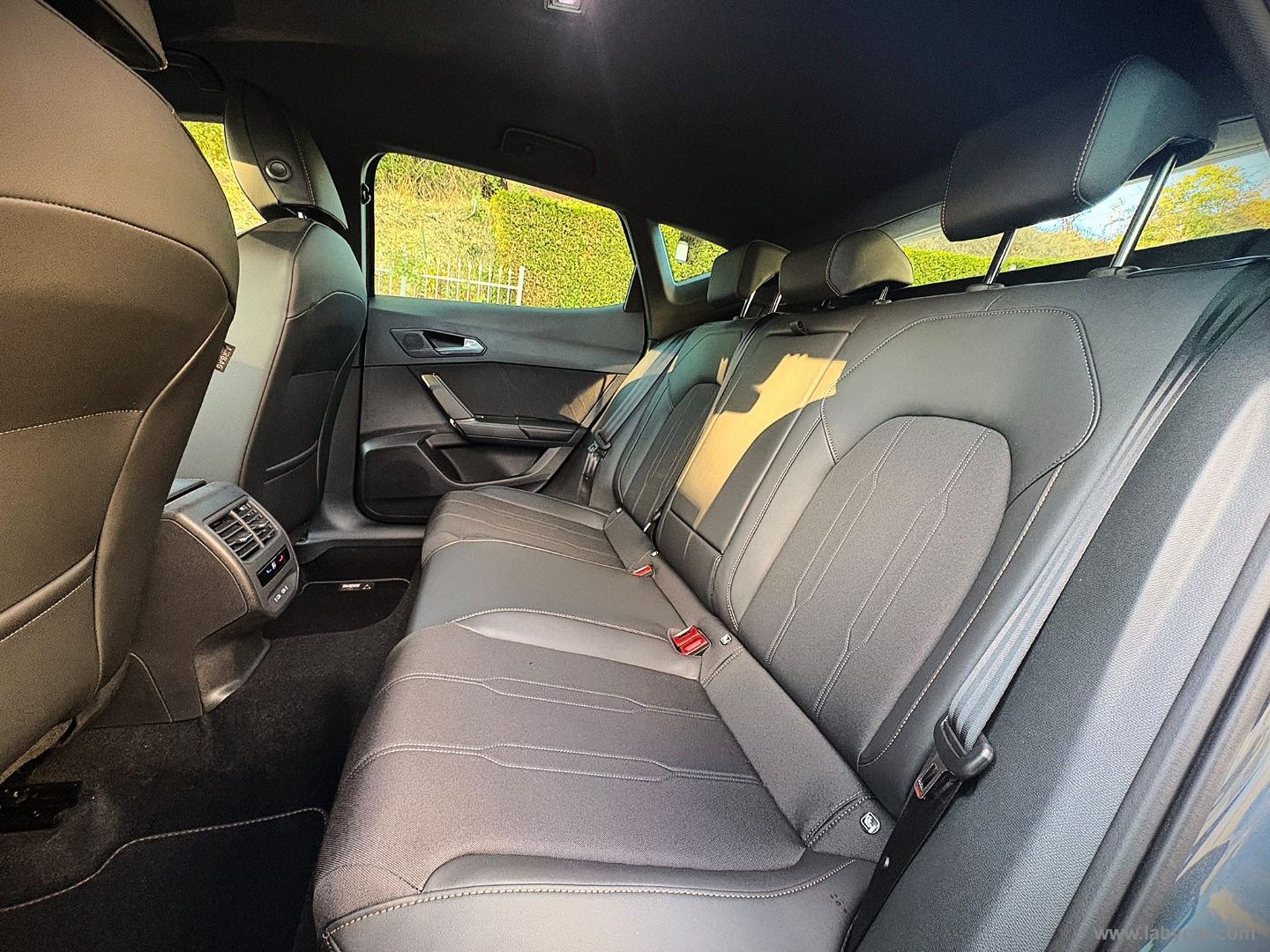 CUPRA Formentor 1.5 e-Hybrid DSG Business - Immagine 12
