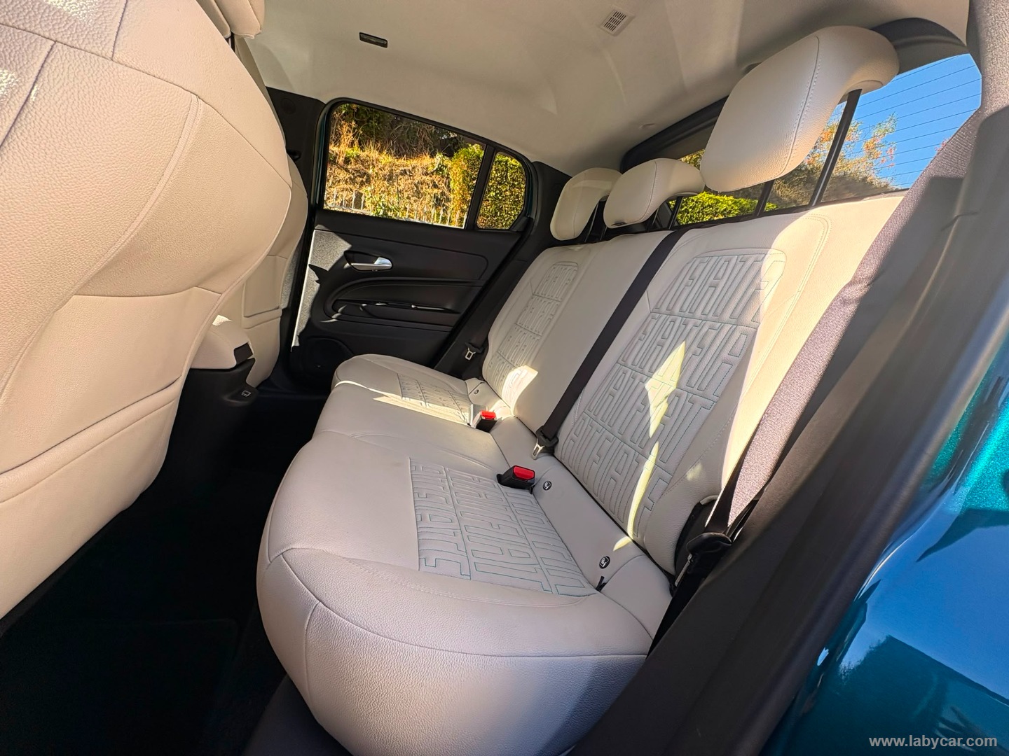 Fiat 600 Hybrid 110 CV DCT MHEV La Prima - Immagine 12