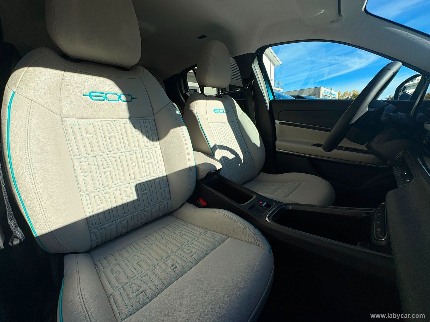 Fiat 600 Hybrid 110 CV DCT MHEV La Prima - Immagine 12