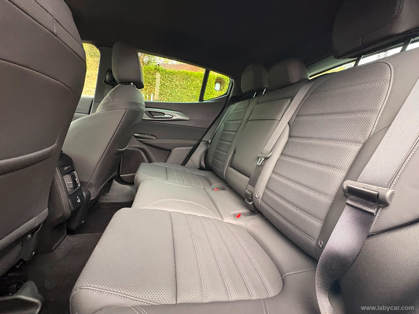 Alfa Romeo Tonale 1.3 280 CV PHEV AT6 Q4 Veloce - Immagine 12