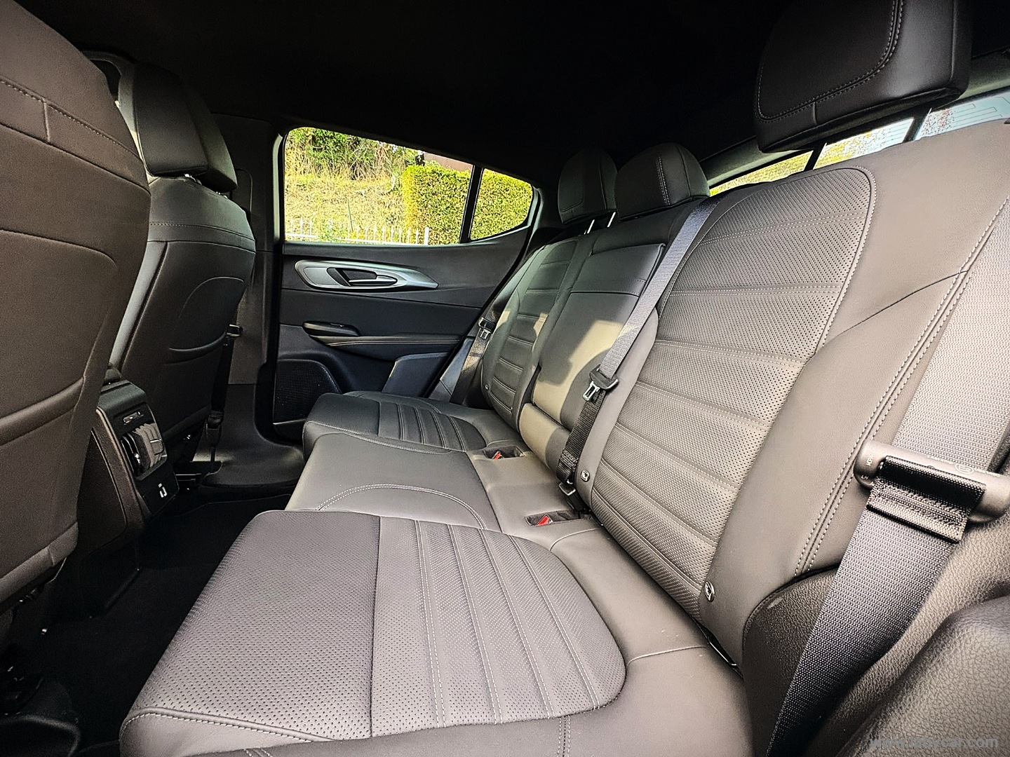 Alfa Romeo Tonale 1.3 280 CV PHEV AT6 Q4 Veloce - Immagine 12
