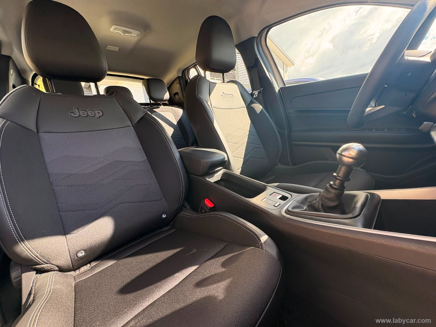 Jeep Avenger 1.2 Turbo Altitude - Immagine 12