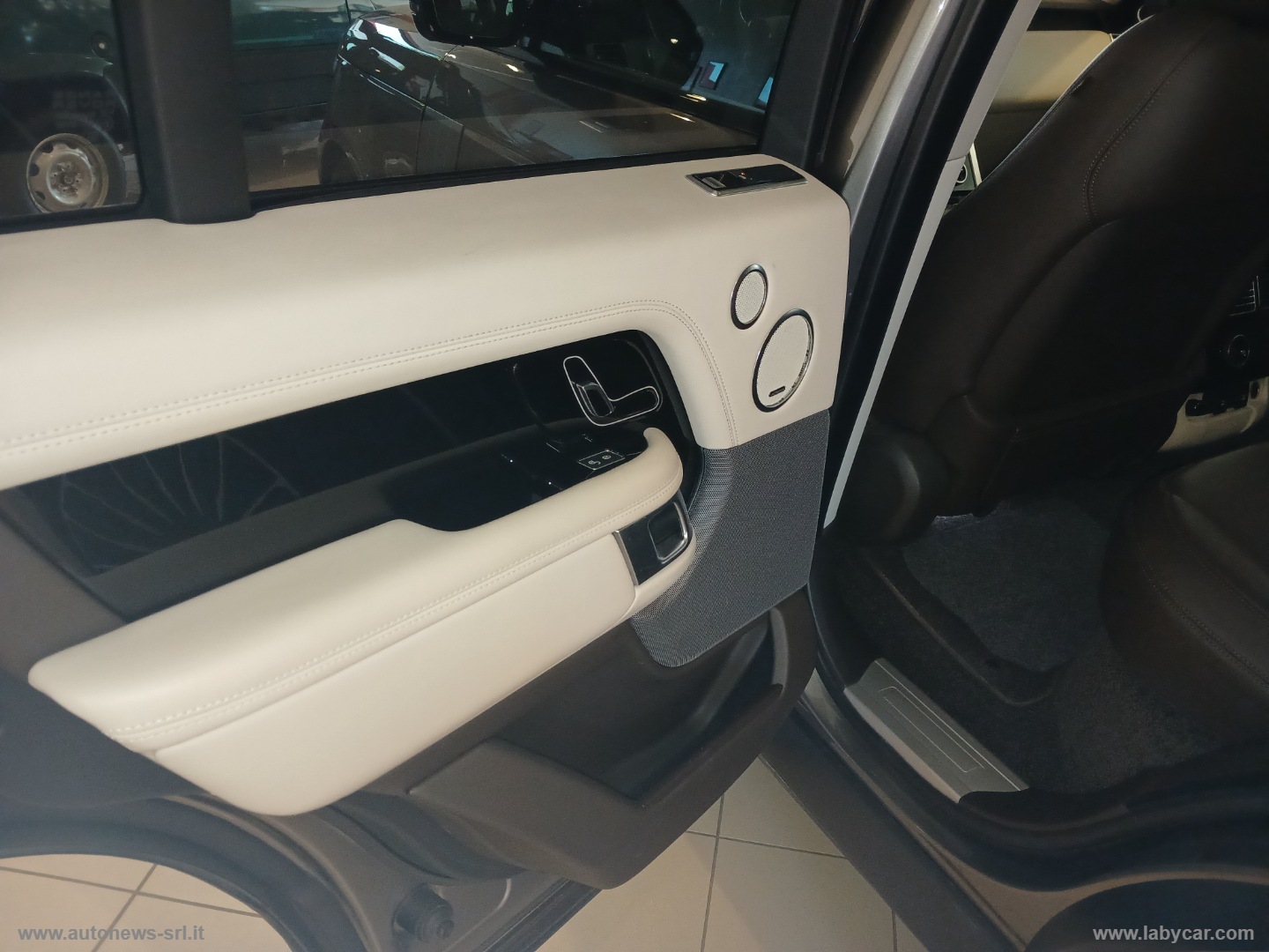 Range Rover 4.4 SDV8 FULL OPTIONAL FULL OPTIONAL TAGLIANDO APPENA ESEGUITO - immagine 12