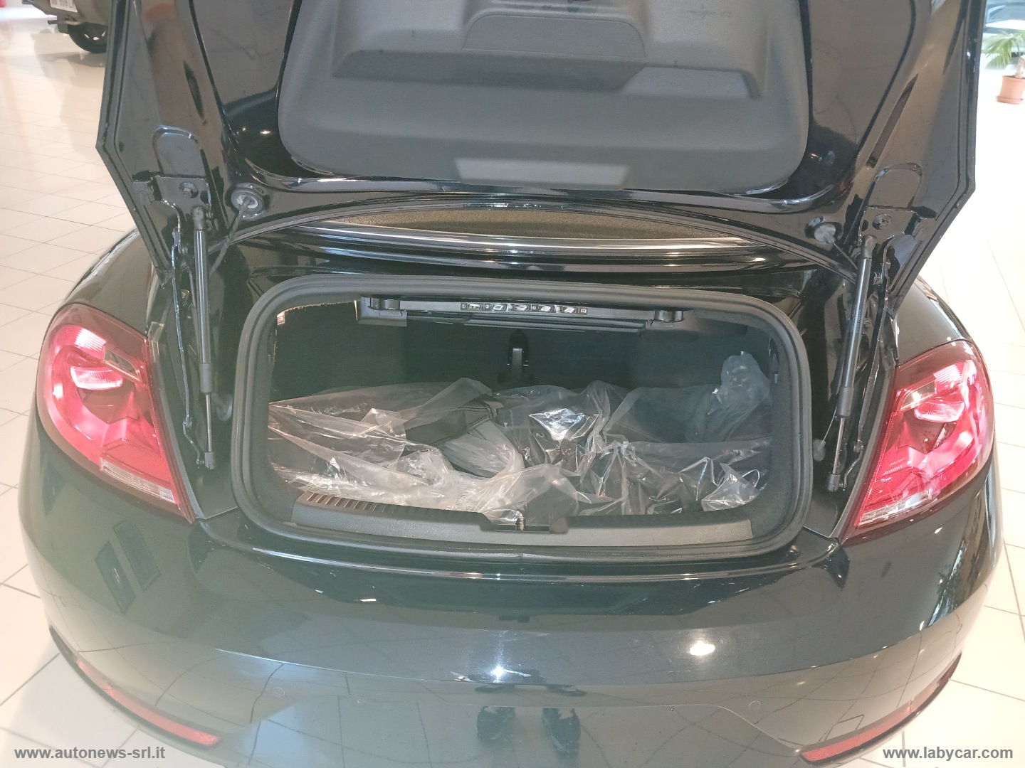 Maggiolino Cabrio 1.2 TSI Design BMT PARI AL NUOVO 22.800 KM - immagine 12