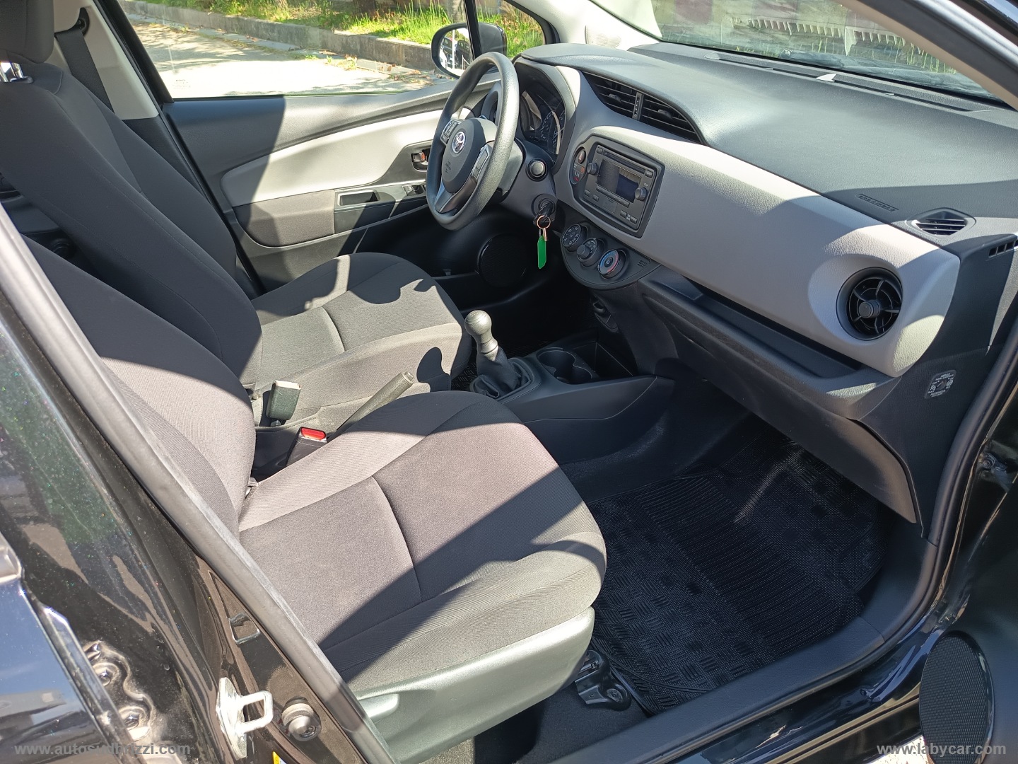 Yaris 1.0 72 CV 5p. Cool SOLO 29.000 KM - immagine 12