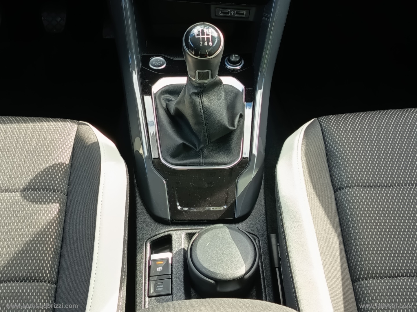 T-Roc 1.6 TDI SCR Advanced BlueMot.Tech. NAVI+RETRO - immagine 12