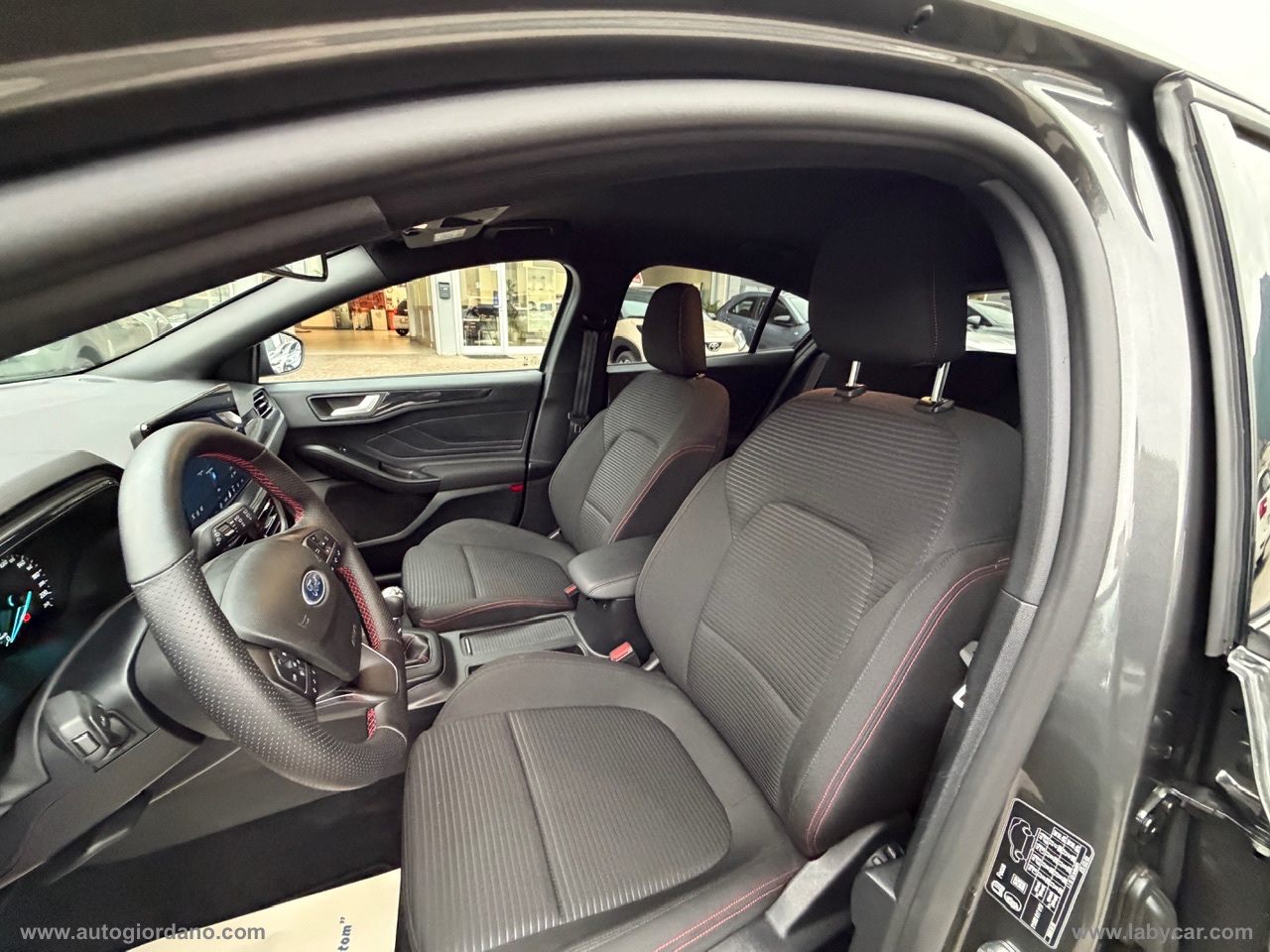Focus 1.0 EcoBoost Hybr.125 5p.ST LINE SYNC 4 NAVIGATION TOUCH 13.2 - immagine 12