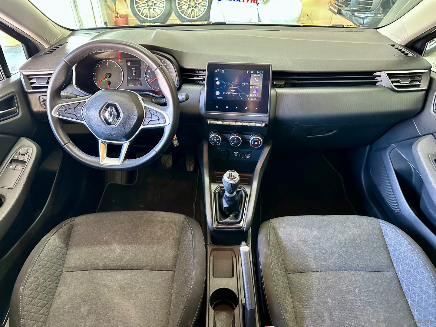 Clio Blue dCi 8V 100 CV 5p. Business UNIPRO - immagine 12