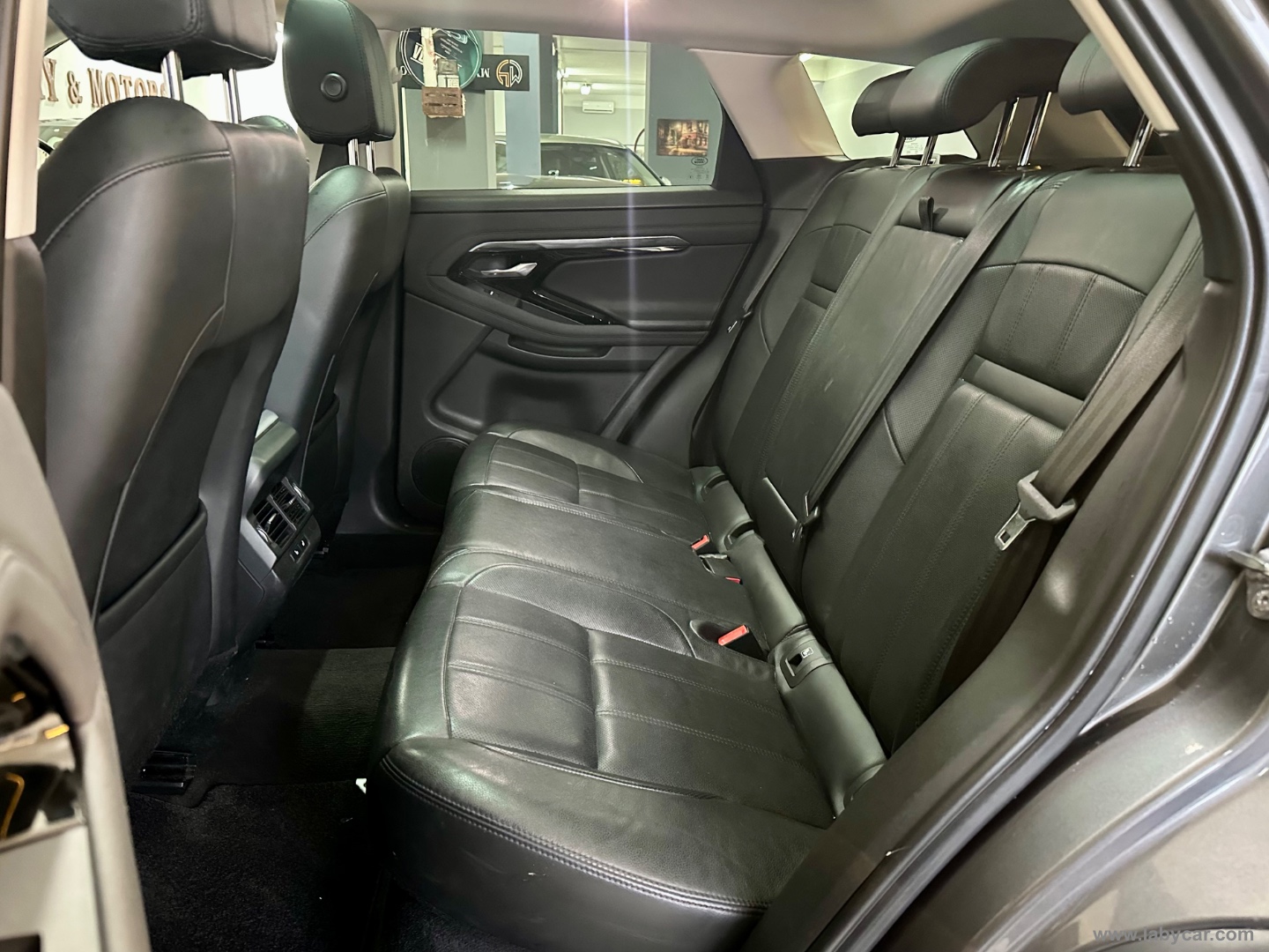 RR Evoque 2.0D L.Flw 150 AWD Auto S - immagine 12