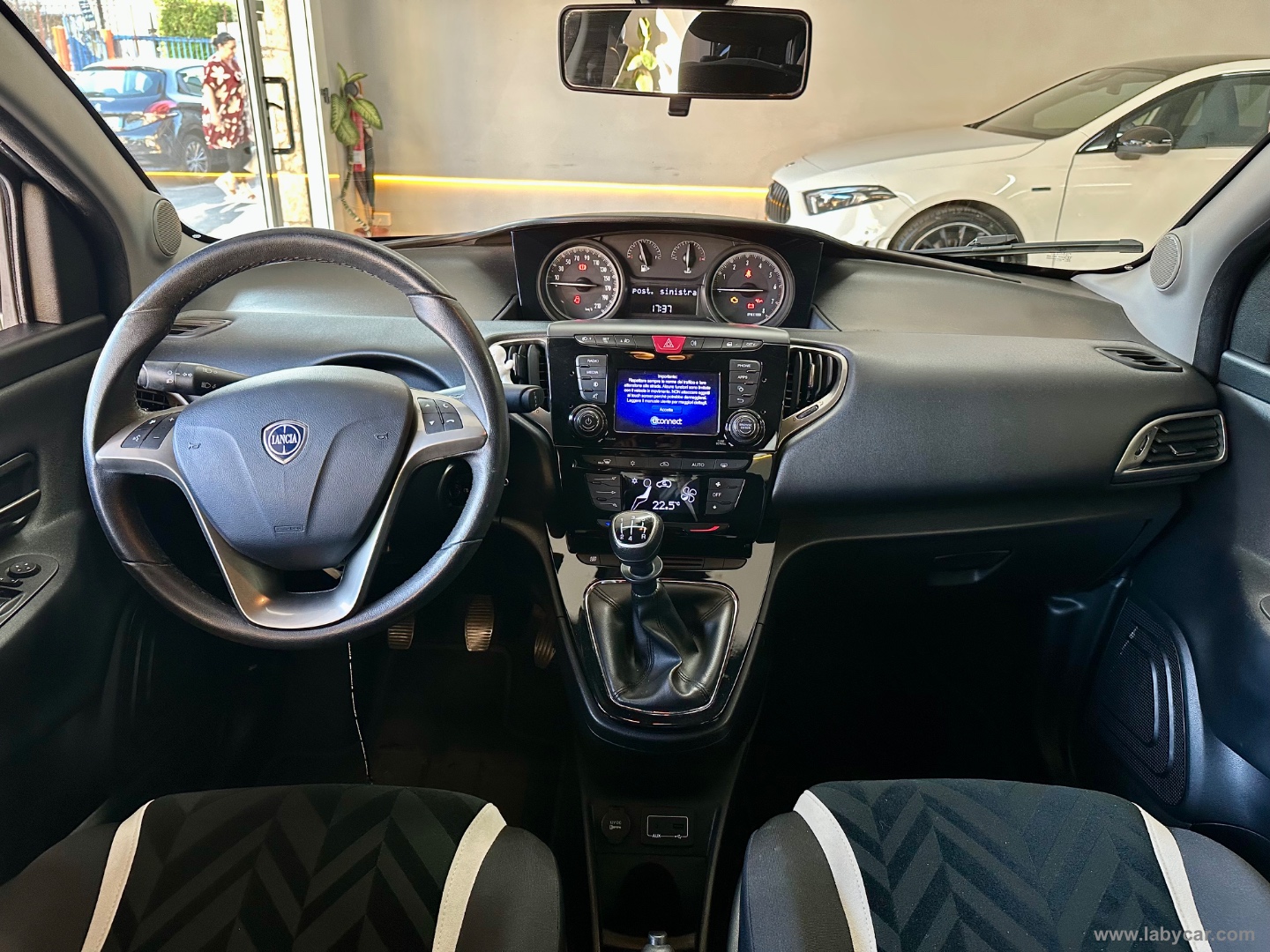 Ypsilon 1.2 69 CV 5p. Gold EURO 6 - immagine 12