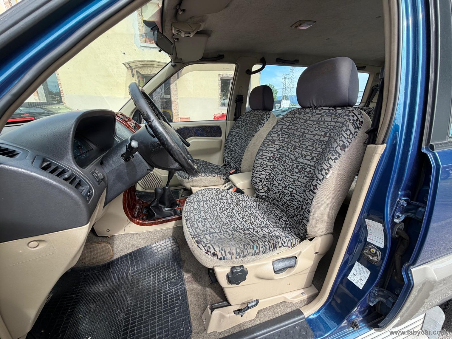 Terrano II 2.7 Tdi 5p. Elegance TRAINO 28Q.LI-NEOPATENTATI - immagine 12