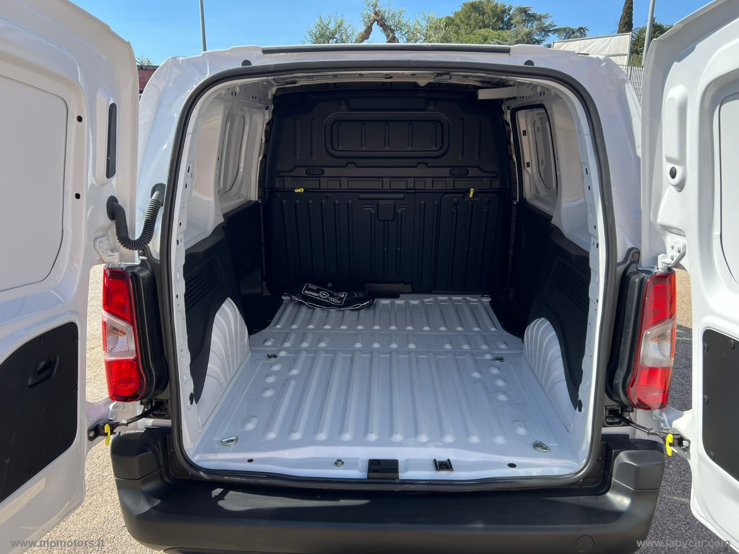 COMBO CARGO 1.5 D 100CV - immagine 12