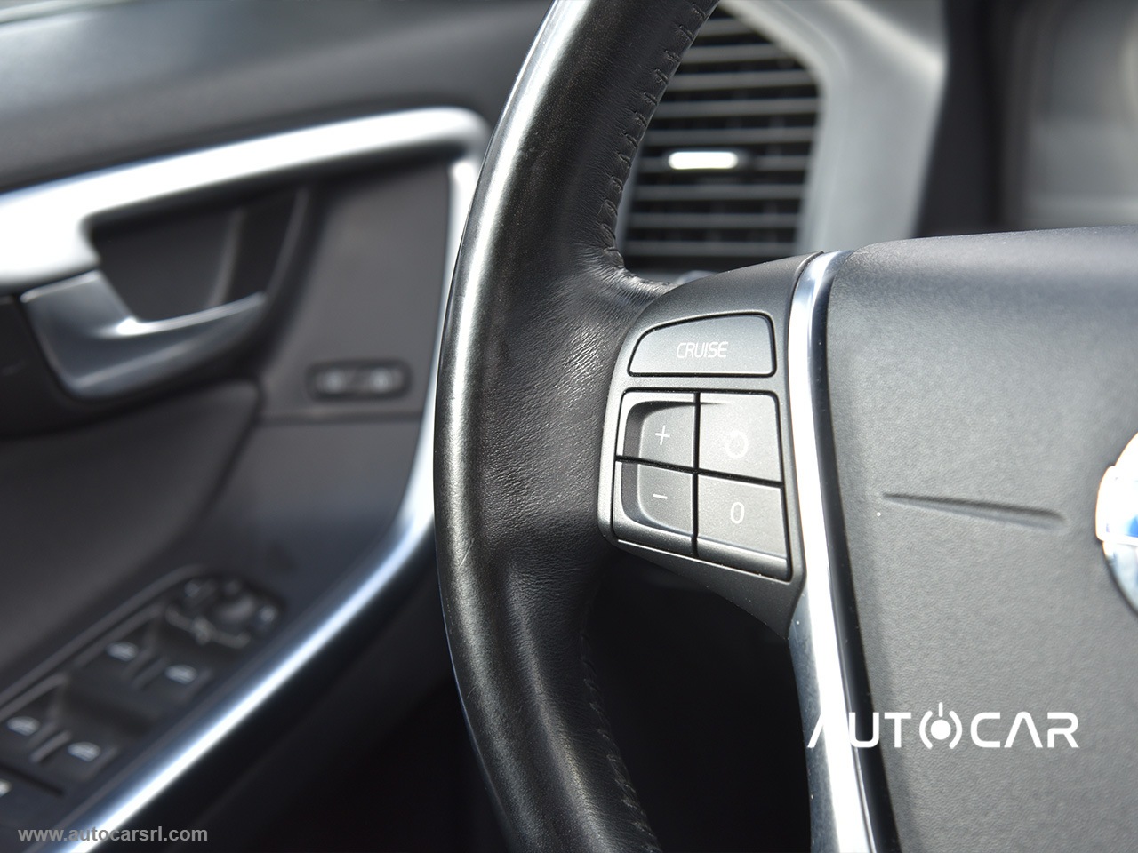 XC60 2.4D D3 AWD Geartronic Momentum - immagine 12