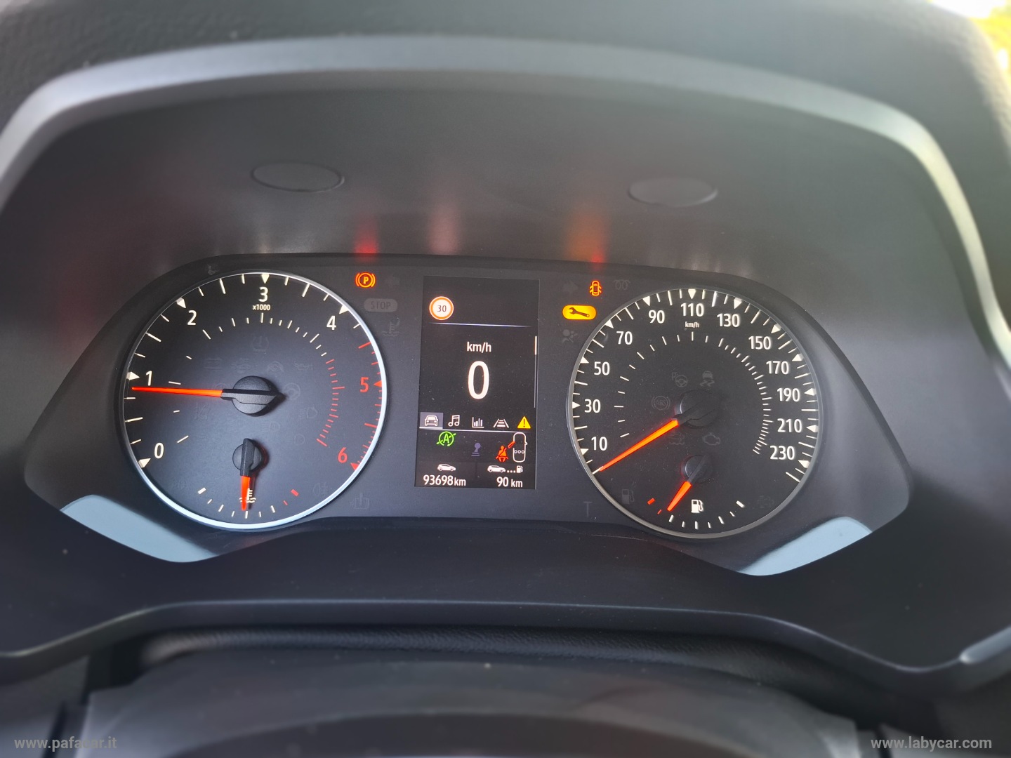Captur Blue dCi 8V 95 CV Zen - immagine 12