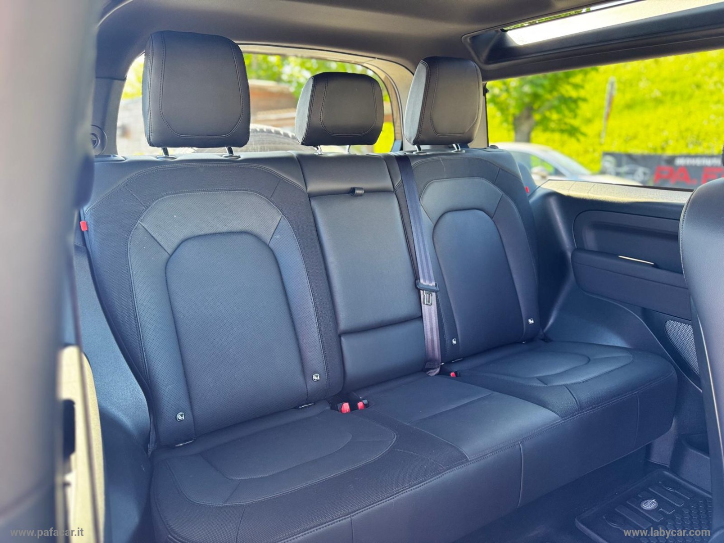 Defender 90 3.0D I6 200 CV X-Dynamic S - immagine 12