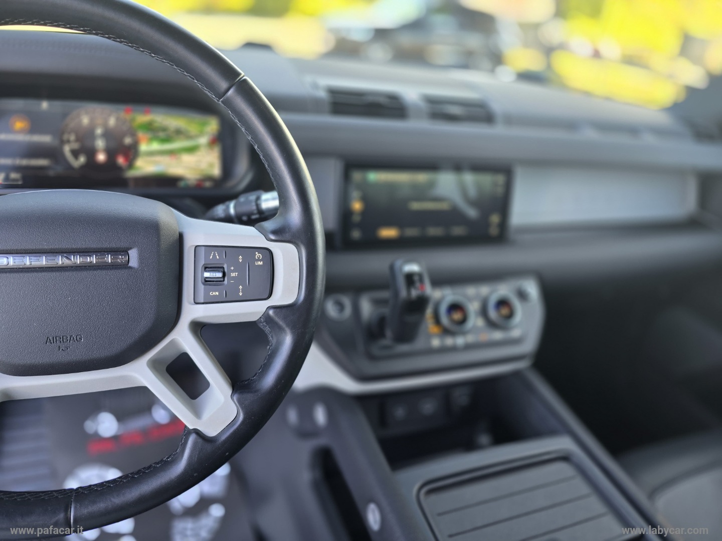Defender 110 3.0D I6 250 CV X-Dynamic S - immagine 12