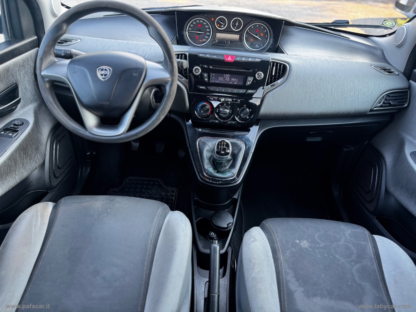 Ypsilon 0.9 T.Air 85CV 5p.Met.Ec.Elef. - immagine 12