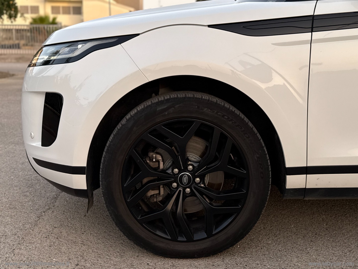 RR Evoque 2.0D I4 163 CV AWD Auto SE - immagine 12