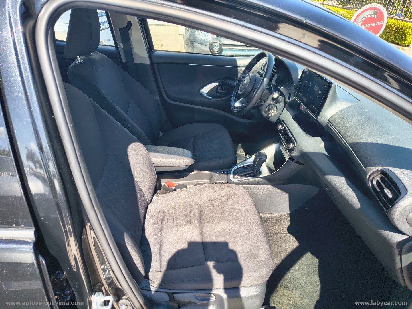 Yaris 1.5 Hybrid 5p. Active - immagine 12