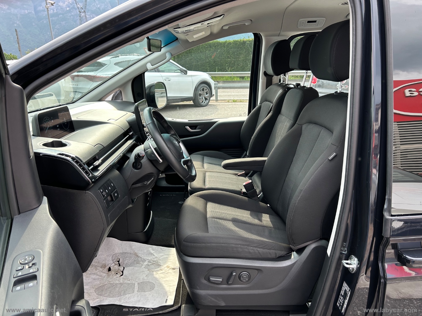 Staria 2.2 AT 2WD 9 posti Wagon DIESEL - immagine 12