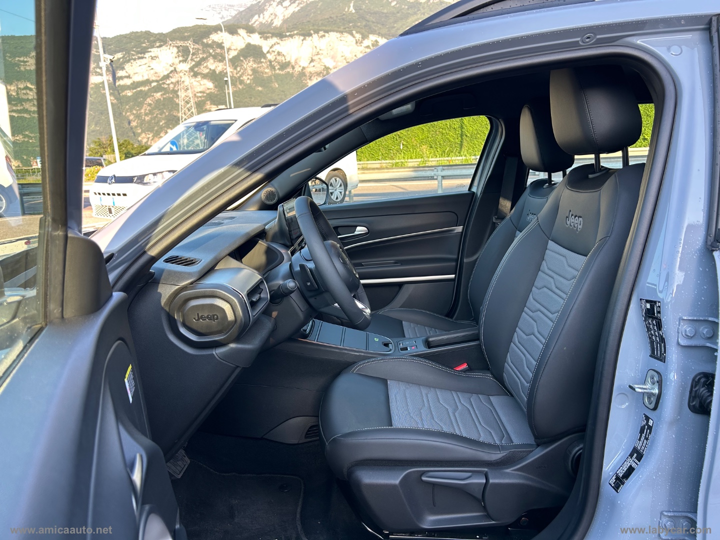 Avenger 1.2 Turbo 145CV e-Hyb.4xe Upland 4X4 - immagine 12