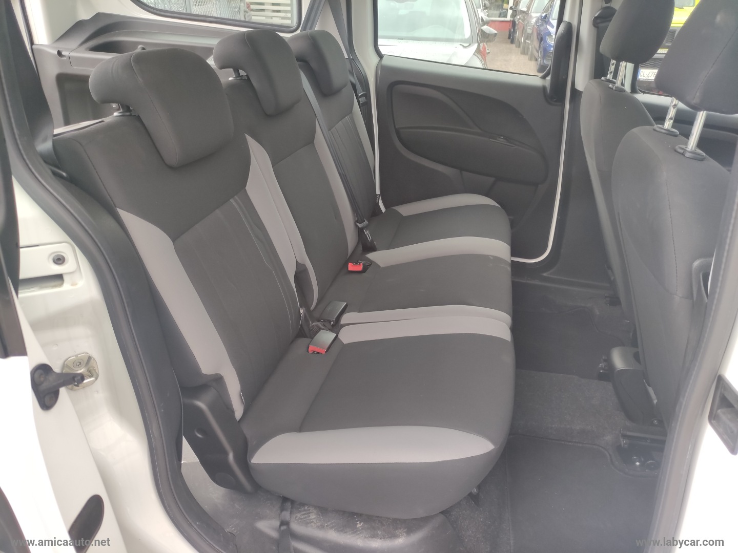 Doblò 1.6 MJT 120 PL Combi Maxi Loun. TETTO ALTO CON PEDANA POST. PER OSPITI DISABILI - immagine 12
