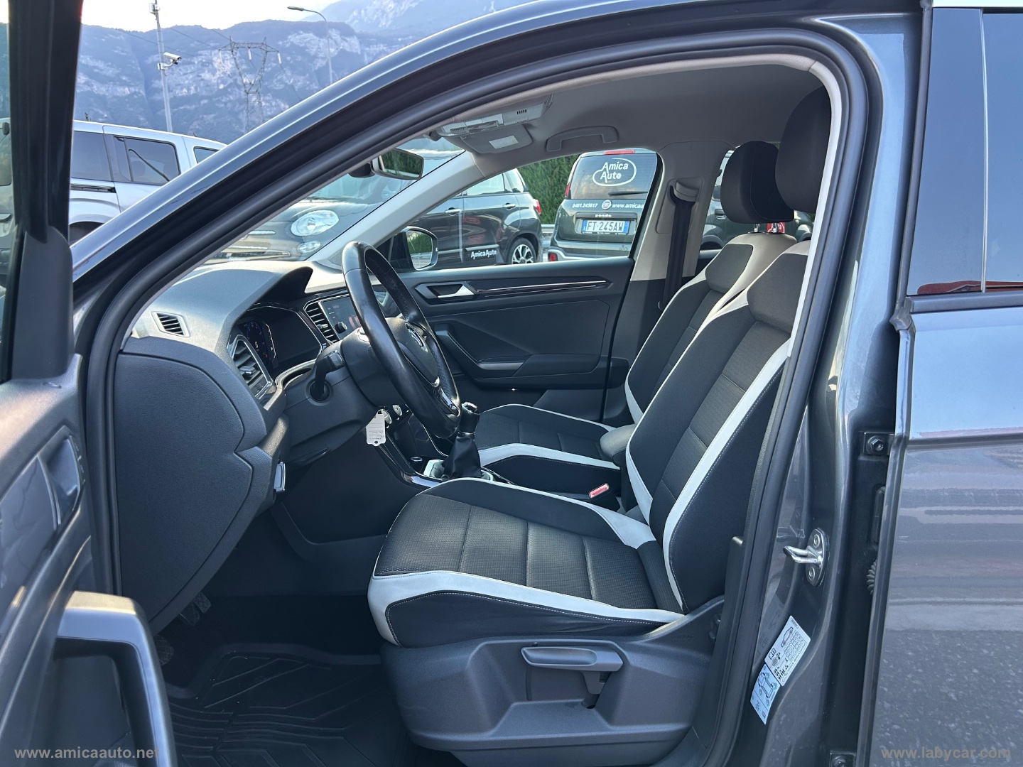 T-Roc 1.6 TDI SCR Advanced BlueMot.Tech. - immagine 12