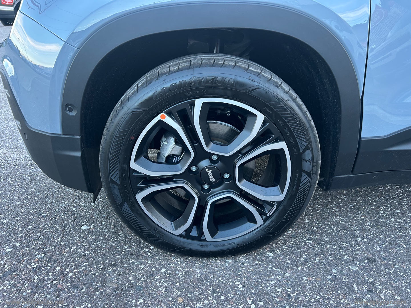 Avenger 1.2 Turbo 110CV e-Hybr. Summit VERNICE BICOLORE GRIGIO STORM/TETTO NERO - immagine 12
