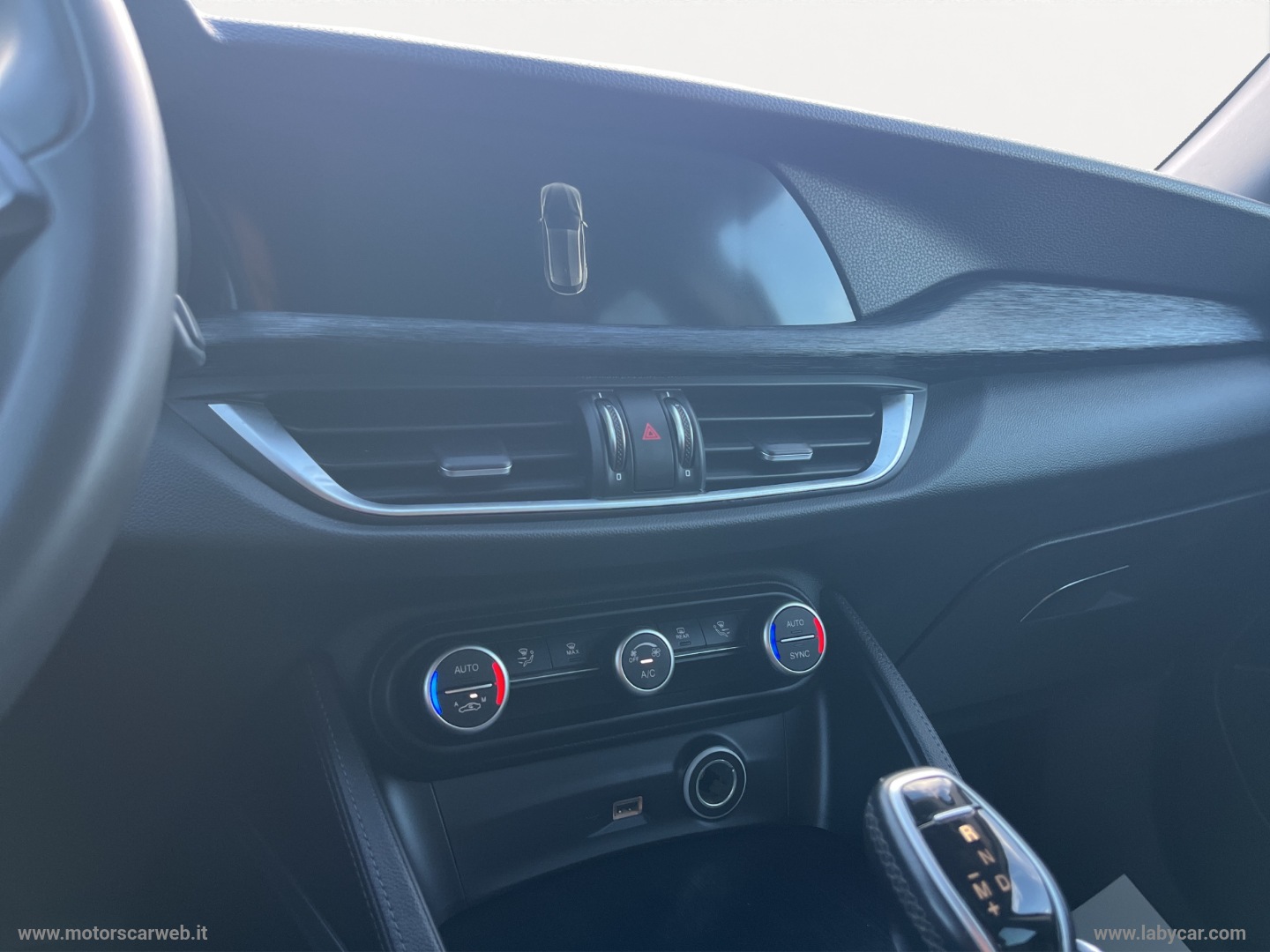 Stelvio 2.2 T.diesel 190 CV AT8 Q4 Bus. - immagine 12
