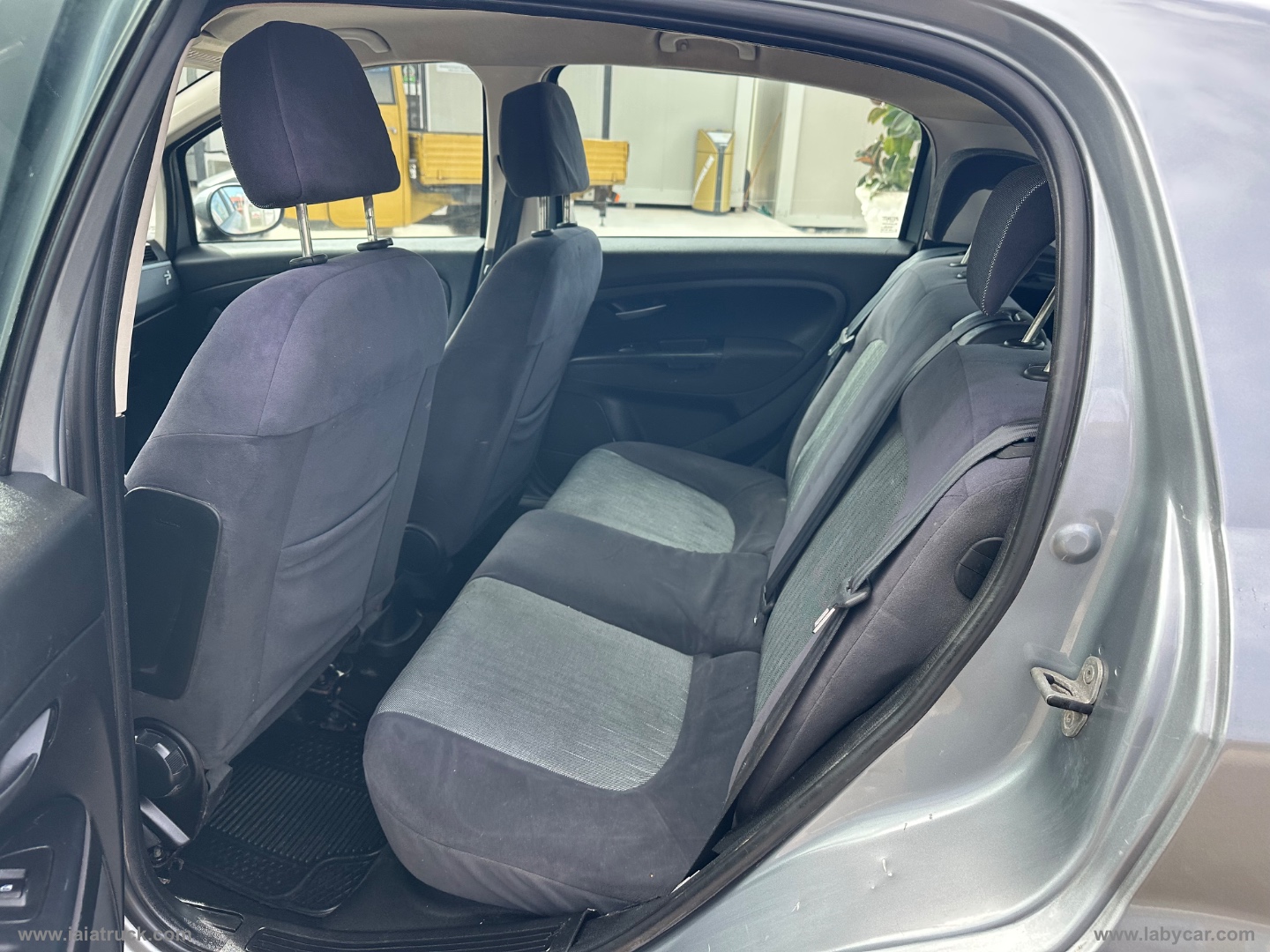 Grande Punto 1.3 MJT 90 CV 5p.CAMBIO SEQUENZIALE - immagine 12