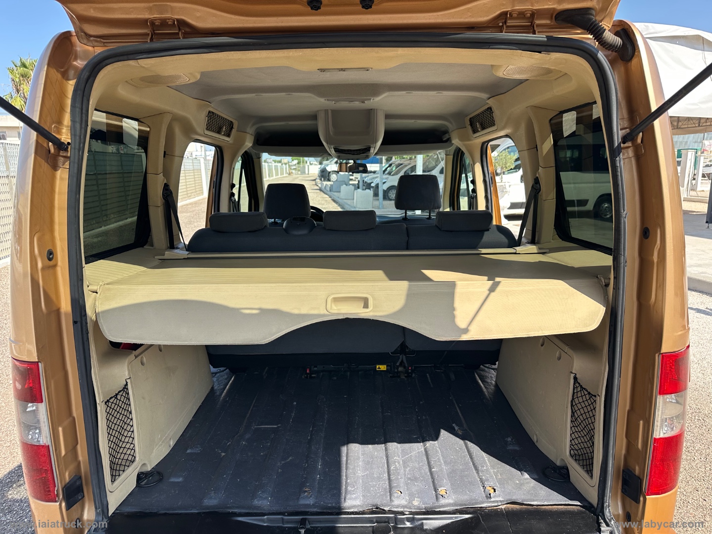 Tourneo CONNECT 200S 1.8 TDCi/110CV 5 POSTI - immagine 12