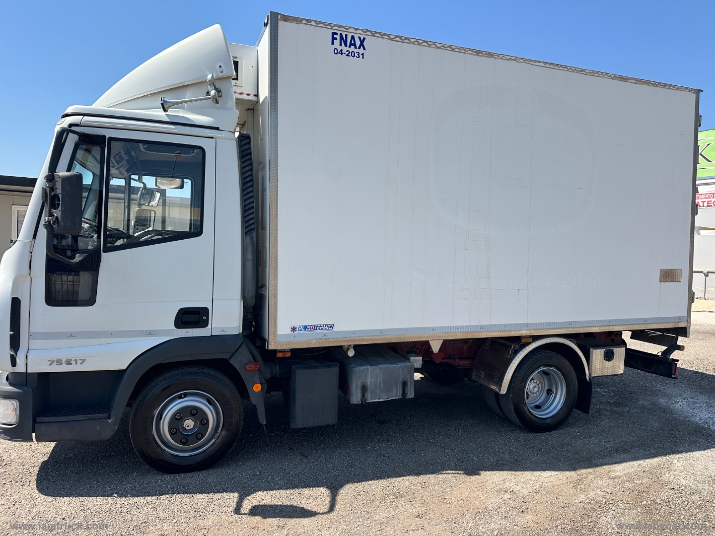 EUROCARGO 75E17 FRIGO+GANCIERE CARNI ATP 2031 - immagine 12